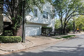 Montrose Lodge by Dunyha