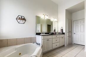 Montrose Lodge by Dunyha