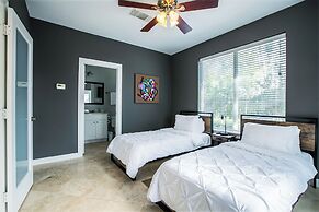 Montrose Lodge by Dunyha