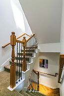 Montrose Lodge by Dunyha