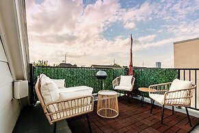 Montrose Lodge by Dunyha