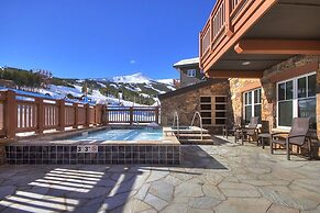 One Ski Hill Retreat 1 Bedroom Condo by Redawning