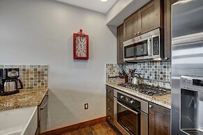 One Ski Hill Retreat 1 Bedroom Condo by Redawning