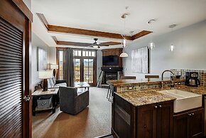 One Ski Hill Retreat 1 Bedroom Condo by Redawning