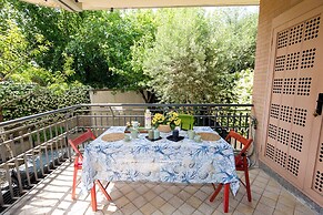 La Casetta di Giò a Roma With Private Garden and Parking Space - Beaho