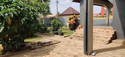 Simple Welcoming 4-bed House in North Legon Ext