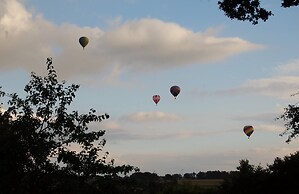 Central Scotland Country Side With Outdoor Bbq Hut