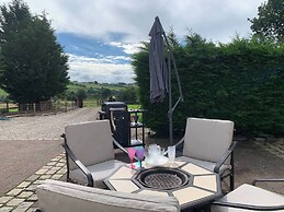 Central Scotland Country Side With Outdoor Bbq Hut