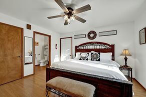 Cozy Cottage Beautiful Views Minutes to Dntwn!