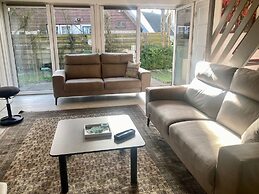 Holiday Home - 8 Persons - With Sauna at the Lauwerslake Near Wadden S