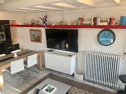 Holiday Home - 8 Persons - With Sauna at the Lauwerslake Near Wadden S