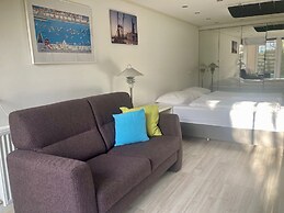 Holiday Home - 8 Persons - With Sauna at the Lauwerslake Near Wadden S