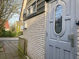 Holiday Home - 8 Persons - With Sauna at the Lauwerslake Near Wadden S