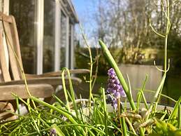 Holiday Home - 8 Persons - With Sauna at the Lauwerslake Near Wadden S