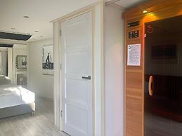 Holiday Home - 8 Persons - With Sauna at the Lauwerslake Near Wadden S