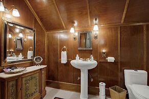 Beautiful and Unique Home With Fireplace and Pool!