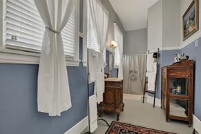 Beautiful and Unique Home With Fireplace and Pool!