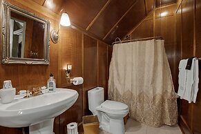 Beautiful and Unique Home With Fireplace and Pool!