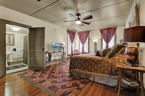 Beautiful and Unique Home With Fireplace and Pool!