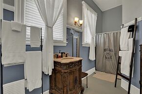 Beautiful and Unique Home With Fireplace and Pool!