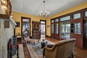 Beautiful and Unique Home With Fireplace and Pool!