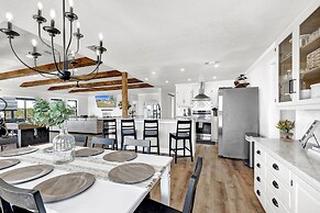 Hilltop Lux Haus With Infinitypool-hottub-pooltable