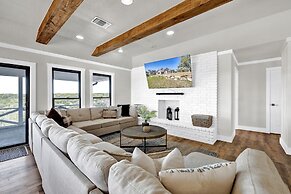 Hilltop Lux Haus With Infinitypool-hottub-pooltable