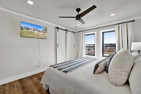 Hilltop Lux Haus With Infinitypool-hottub-pooltable