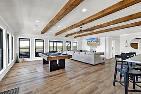 Hilltop Lux Haus With Infinitypool-hottub-pooltable