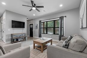 Luxury Home 3blck From Main St With Firepit