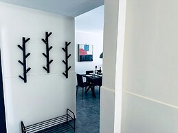 Lifeguard Beachfront - Luxury Flat, 30meters From Sea