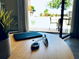 Lifeguard Beachfront - Luxury Flat, 30meters From Sea