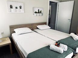 Lifeguard Beachfront - Luxury Flat, 30meters From Sea