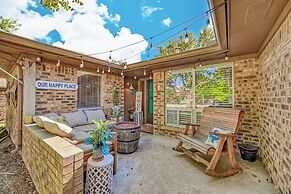 Kerrville Hidden Gem With Firepit and Grill - Great Location