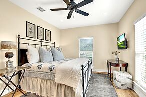 Luxury Homes! With a Pool-jacuzzi-outdoor Kitchen!