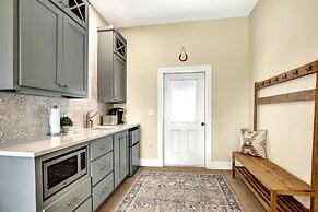 Luxury Homes! With a Pool-jacuzzi-outdoor Kitchen!