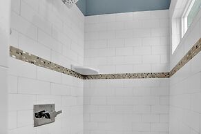 Luxury Homes! With a Pool-jacuzzi-outdoor Kitchen!