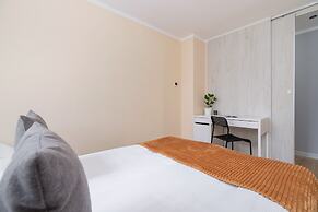 Apartment Gromadzka With A/C by Renters