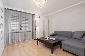 Apartment Gromadzka With A/C by Renters