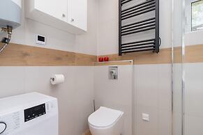 Apartment Gromadzka With A/C by Renters