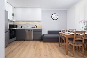 Apartment Gromadzka With A/C by Renters
