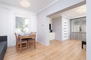 Apartment Gromadzka With A/C by Renters