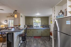 Tristian Suite Walk to Main Street