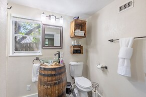 Tristian Suite Walk to Main Street