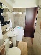 La Casa - Cozy House, 5min Drive To Beach