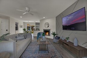 New-brick Haus With Fire Pit and Bbq-near Main St!