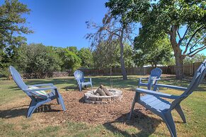 Modern Farmhouse With Hottub Fire Pit & Games!