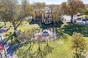 Modern Farmhouse With Hottub Fire Pit & Games!