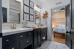 Private Oasis 10 min To Main St