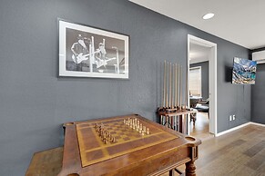 Lucinda Luxury RV With Hot Tub